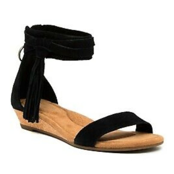 koolaburra by ugg saige wedge sandal